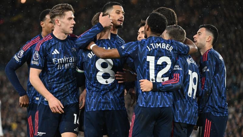 萨格斯女友海莉24岁生日！她的穿搭在WNBA什么水平？